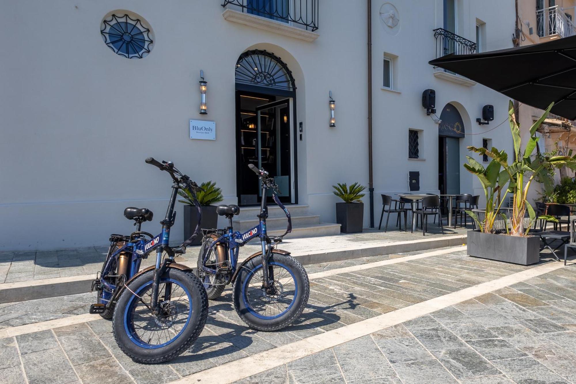 Bluonly Boutique B&B Васто Екстер'єр фото